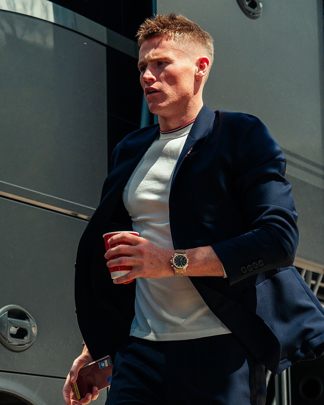 Hình ảnh lạ lẫm của Bruno Fernandes khi cùng M.U sang Mỹ - Bóng Đá