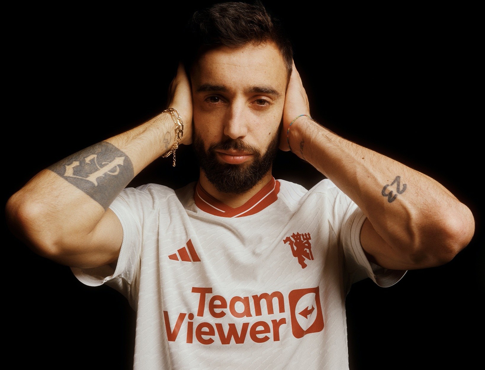 Man Utd bố áo đấu thứ 3 cực chất; Bất ngờ với Fred - Bóng Đá