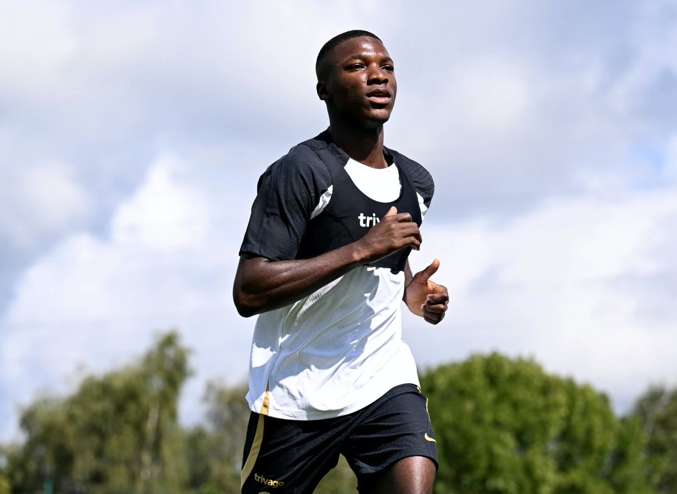 Lần đầu của Moises Caicedo với Chelsea - Bóng Đá