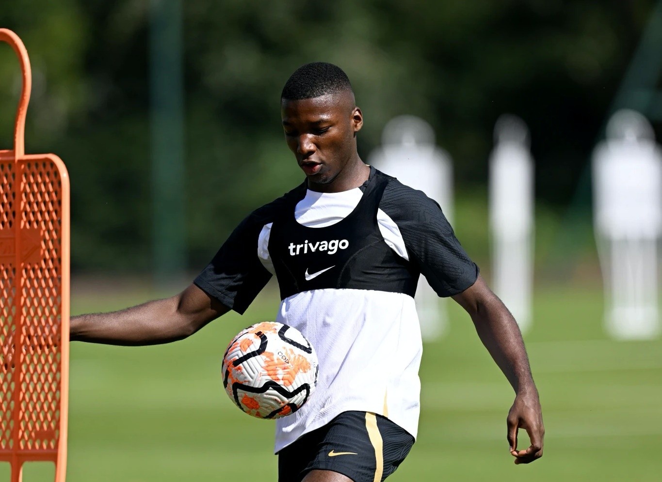 Lần đầu của Moises Caicedo với Chelsea - Bóng Đá