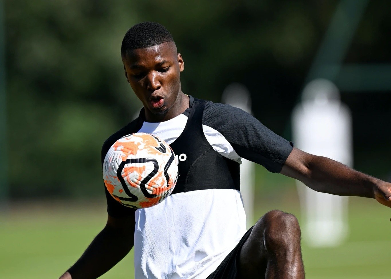 Lần đầu của Moises Caicedo với Chelsea - Bóng Đá