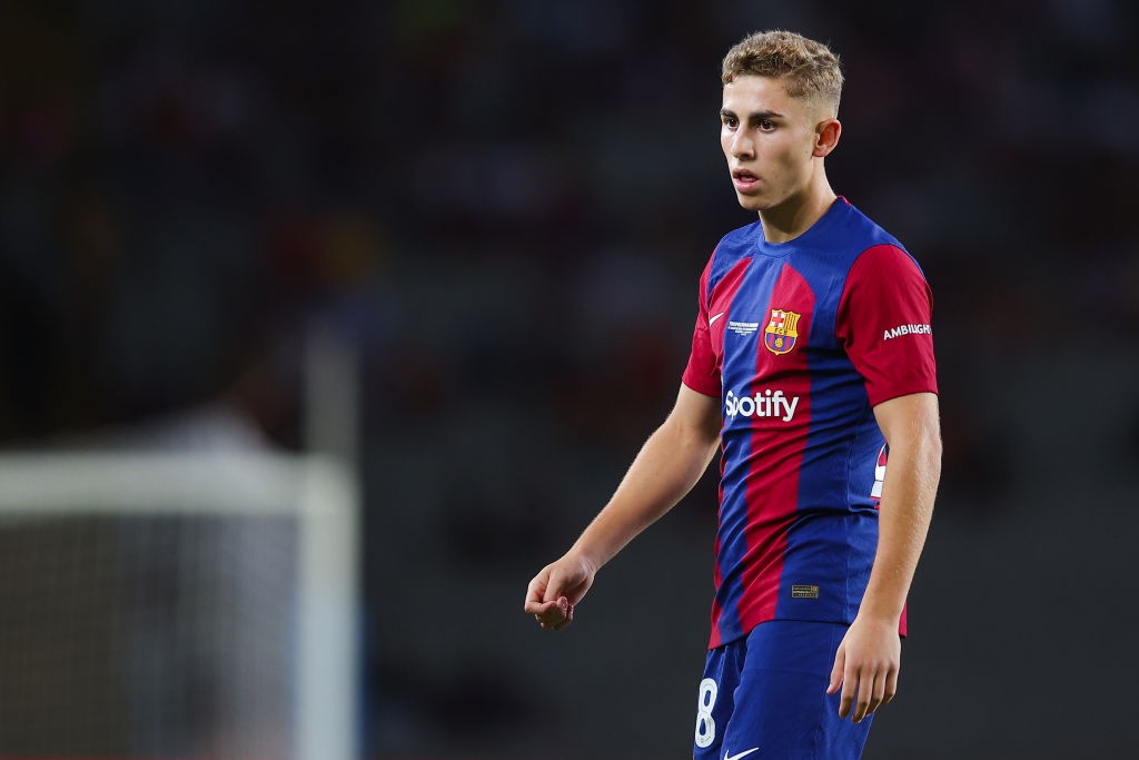 Barca hoàn tất 1 chữ ký, điều khoản giải phóng 400 triệu - Bóng Đá