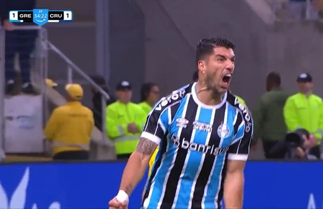 Suarez lập siêu phẩm - Bóng Đá