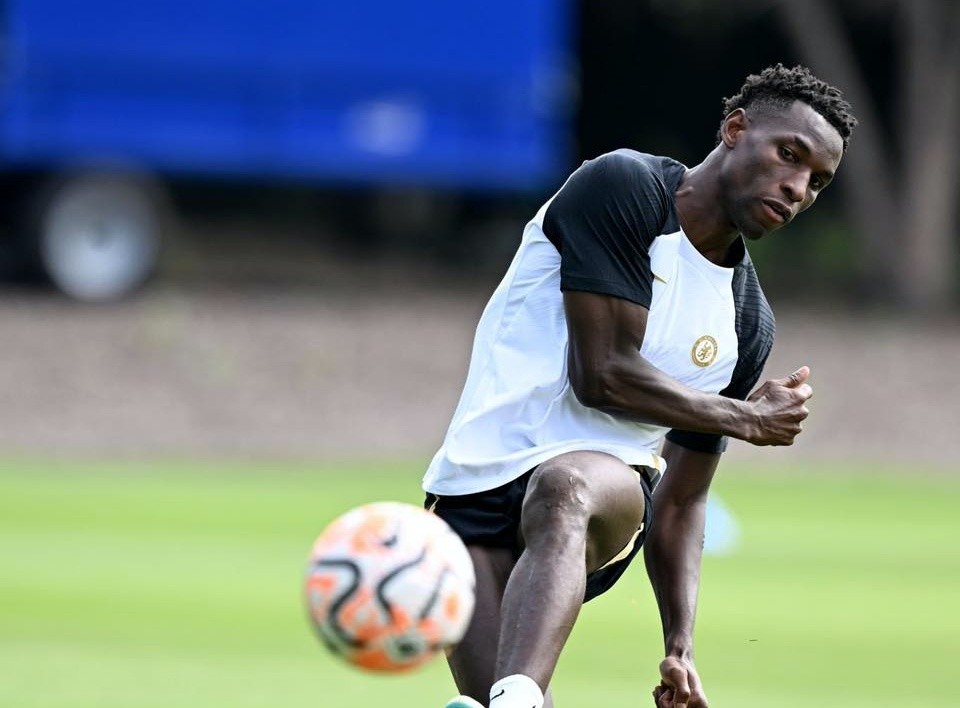 Viện binh tái xuất; Phản ứng cực cháy của Caicedo trên sân tập Chelsea - Bóng Đá