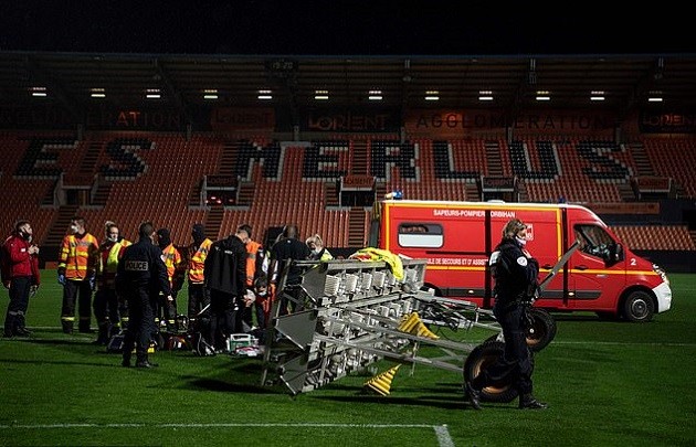 FC Lorient groundsman tragically dies after freak accident at Ligue 1 match - Bóng Đá