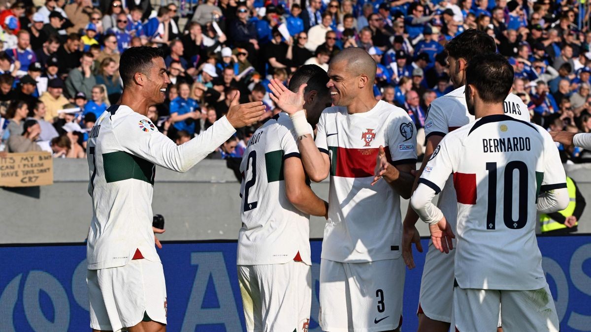 Đổi ca 4-8: Ảnh review Iceland - BĐN trong khung 4h - 4h30 - Bóng Đá