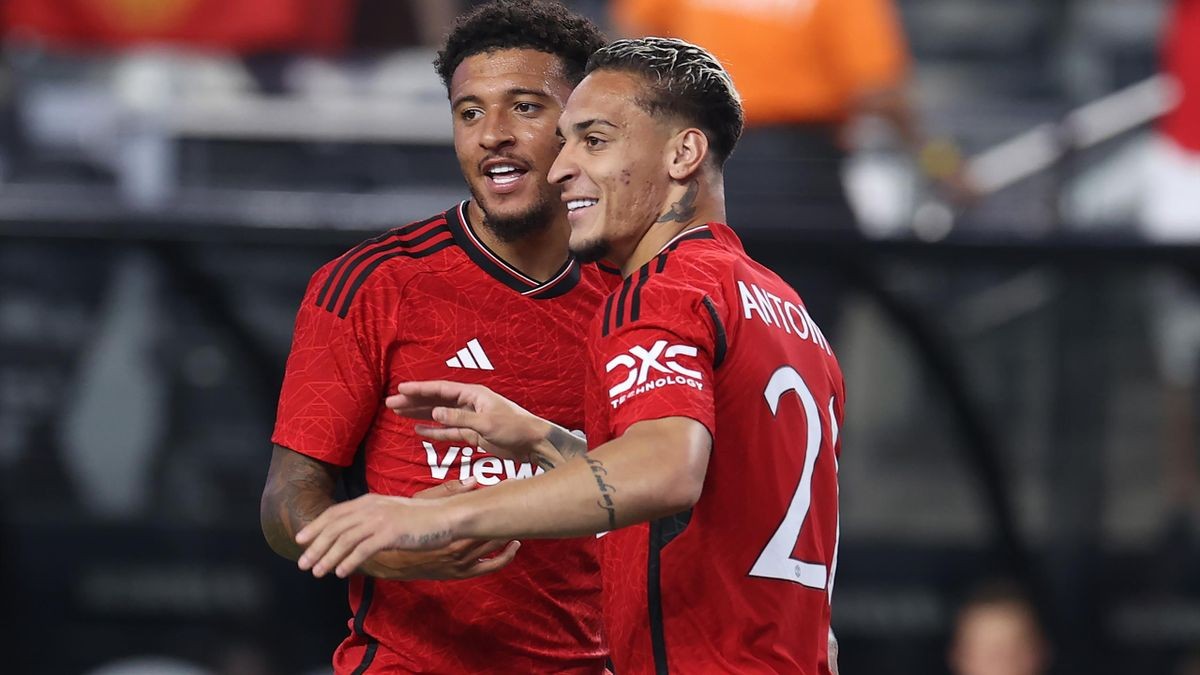 Man Utd launch plan to get rid of Antony and Jadon Sancho after Erik ten Hag instruction - Bóng Đá
