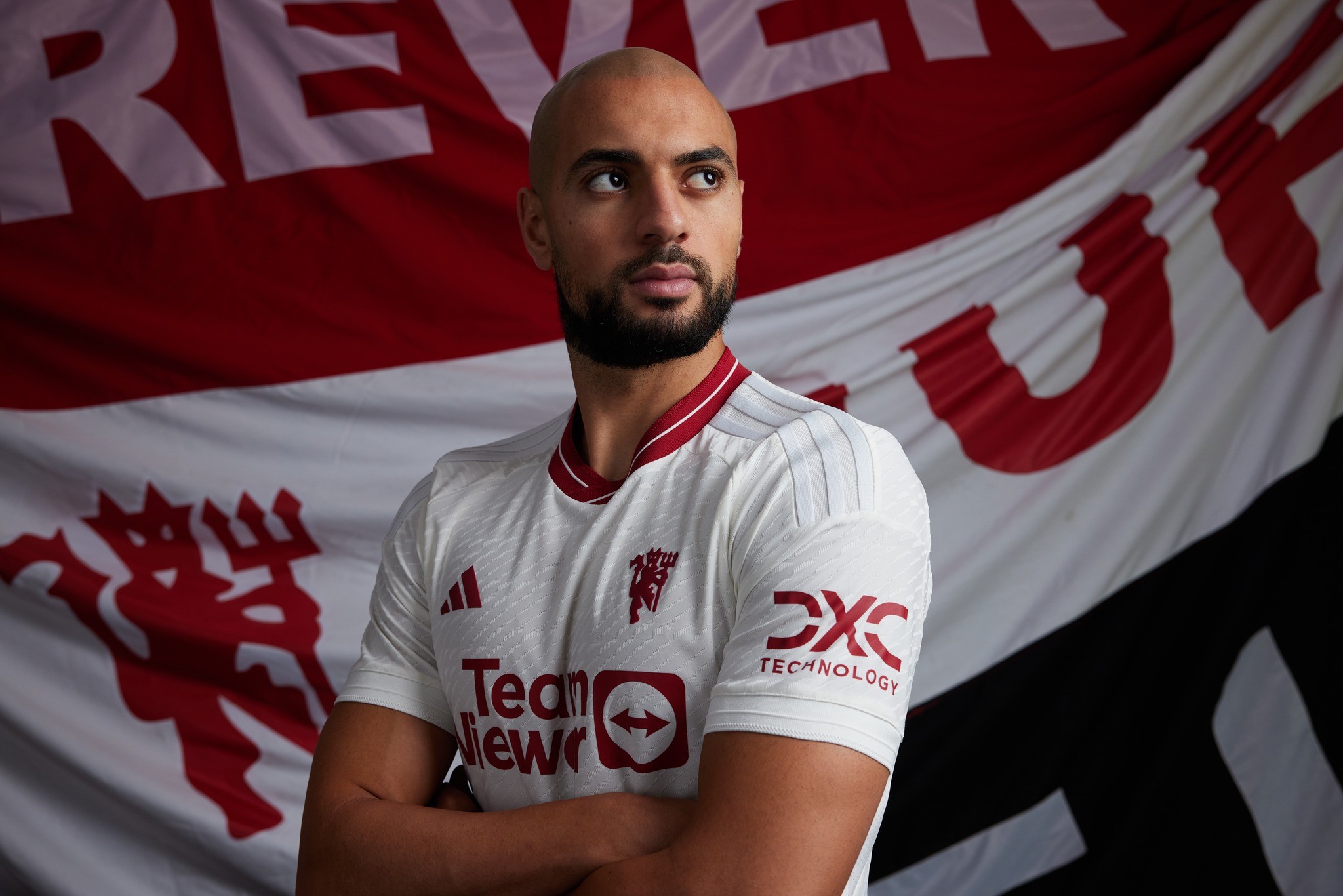 Quỷ đỏ cho ra mắt tân binh đặc biệt, bản HĐ lịch sử ở OTF - Bóng Đá