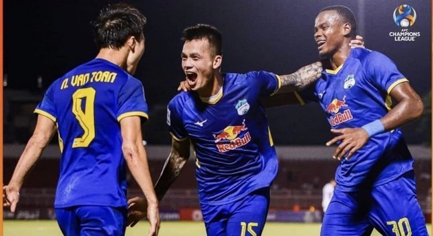 HAGL chính thức chia tay ngôi sao thứ 2; Kiatisuk sẽ dẫn dắt ĐT Thái Lan? - Bóng Đá