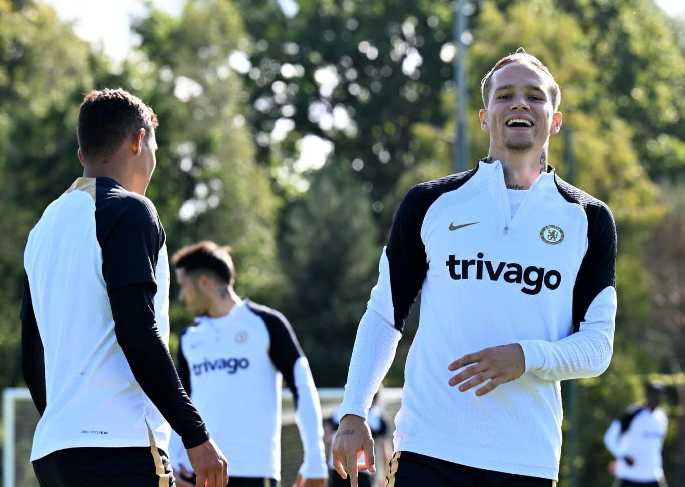 Buổi tập đặc biệt đầy ắp tiếng cười của Chelsea - Bóng Đá