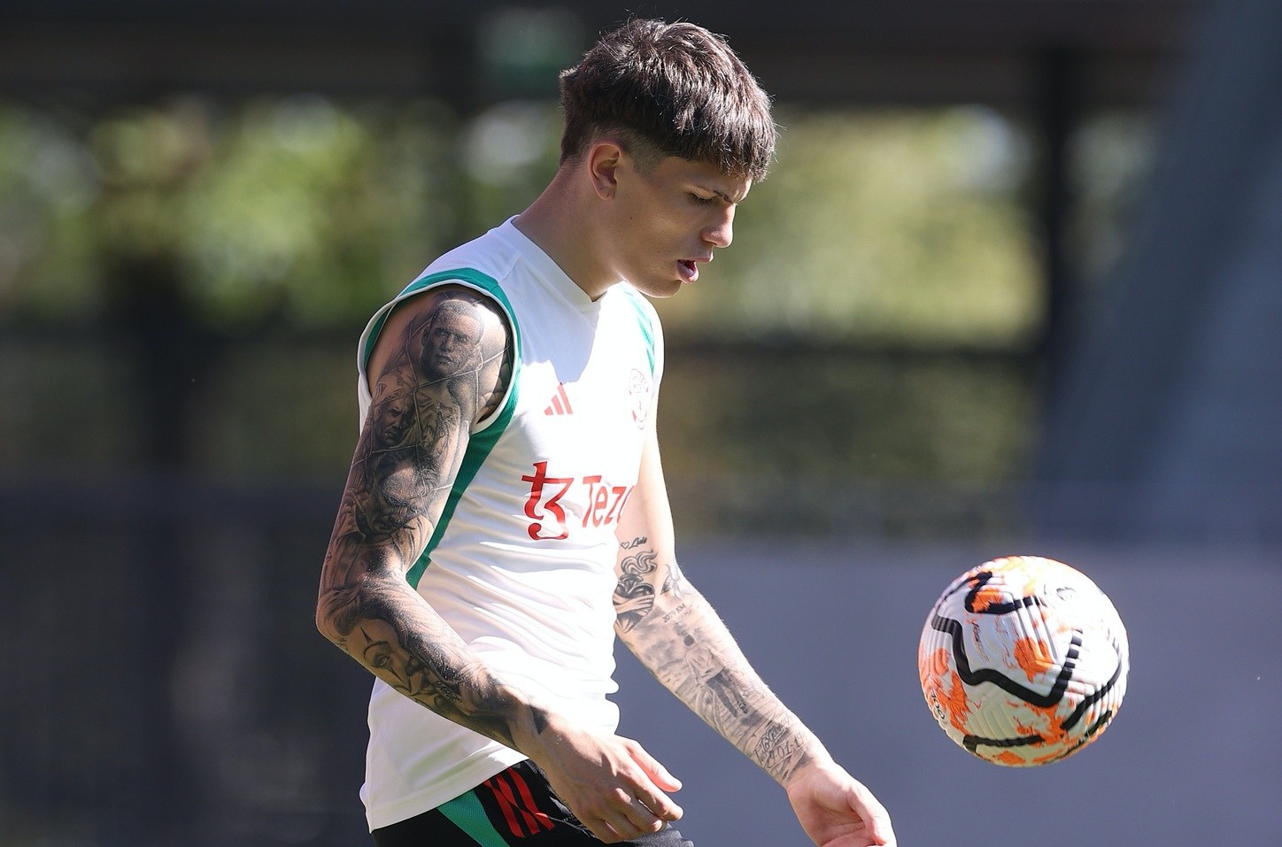 Chưa vội trở về Anh, Man Utd tổ chức buổi tập ngay tại Munich - Bóng Đá