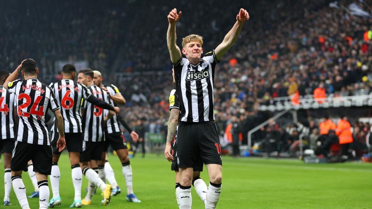 Klopp thán phục màn trình diễn của Newcastle trước Man United - Bóng Đá