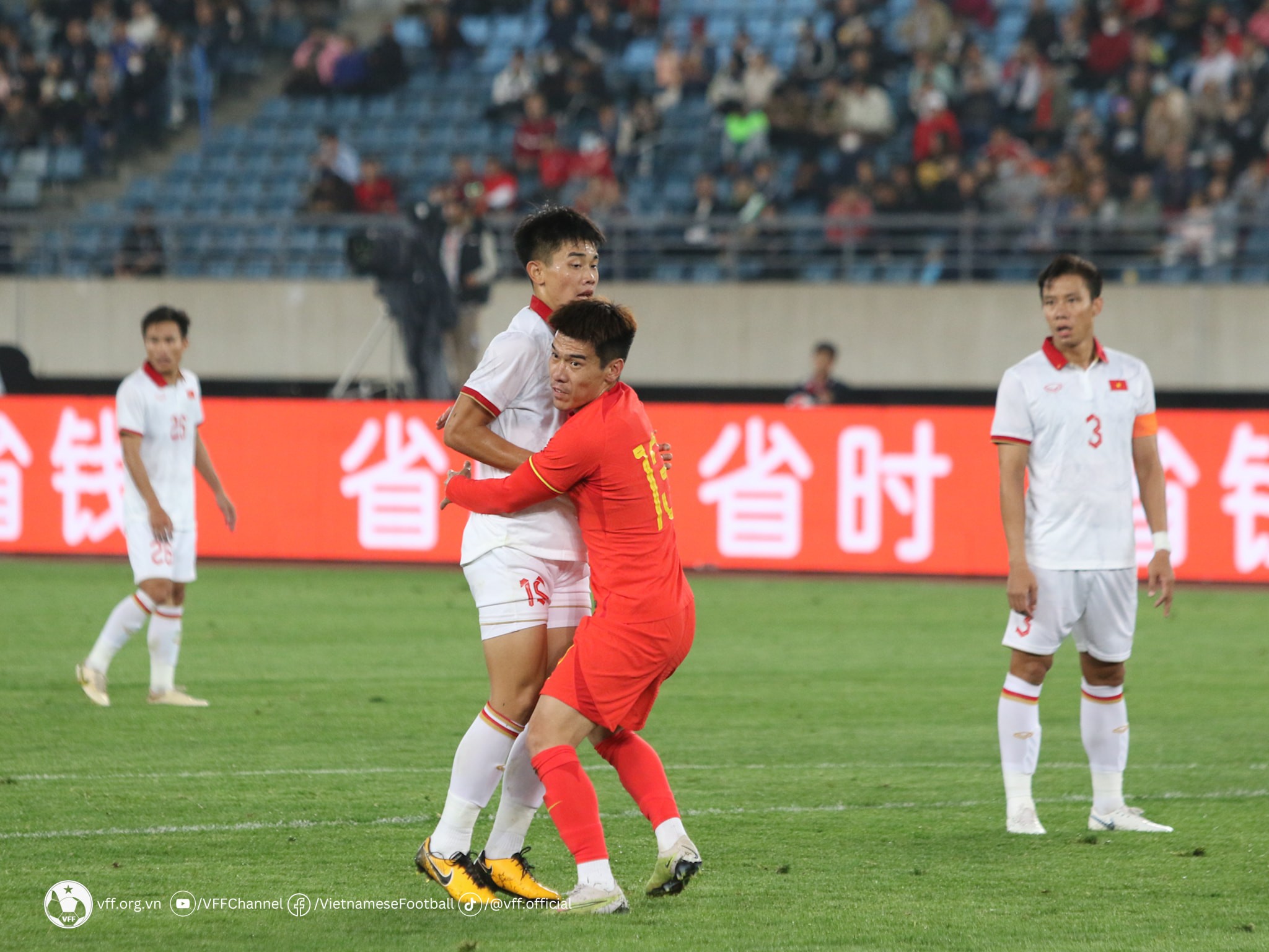 Thua Trung Quốc, tuyển Việt Nam nhận tin buồn từ FIFA - Bóng Đá