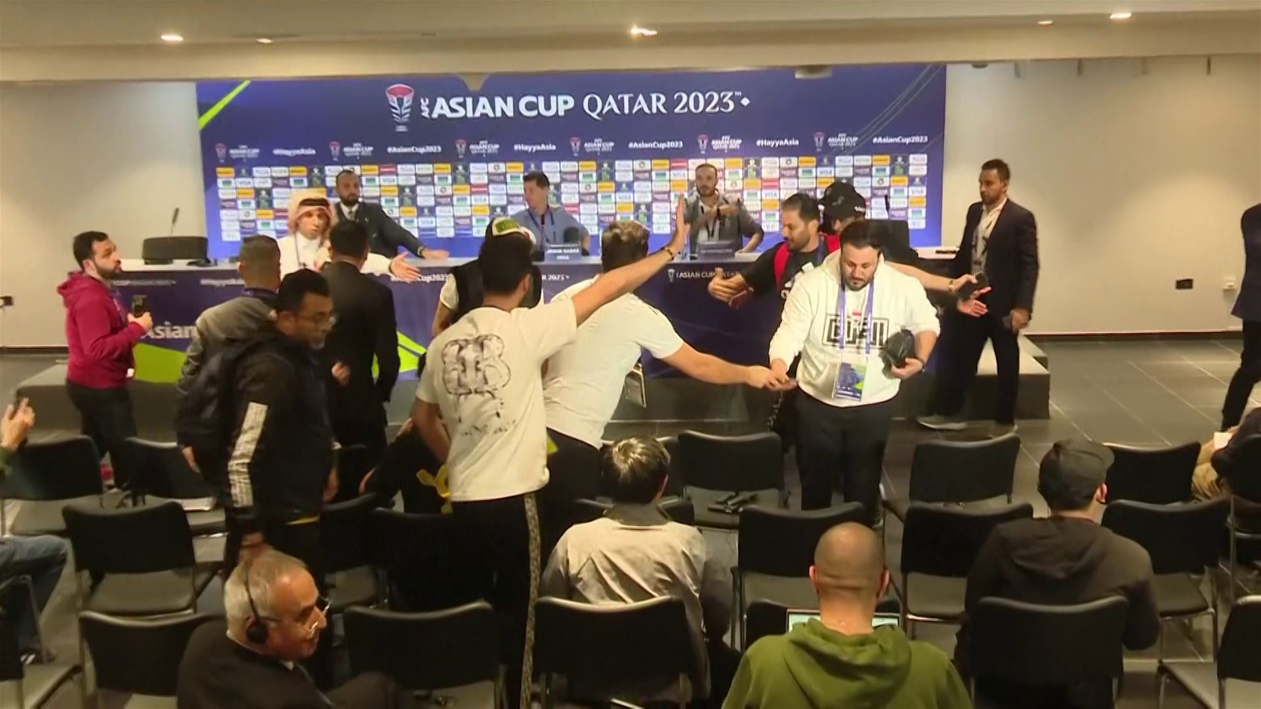 Thua ngược ở Asian Cup, người Iraq đòi ăn thua đủ với HLV - Bóng Đá
