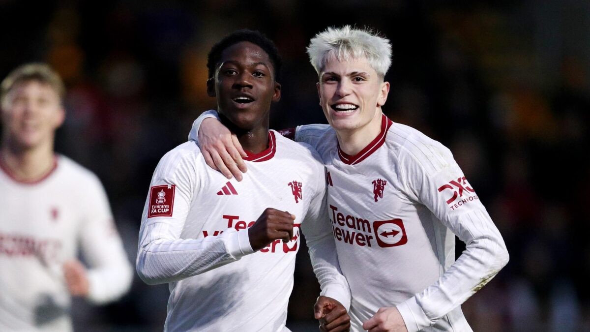 Man Utd teenagers Kobbie Mainoo and Alejandro Garnacho are stepping up for Erik ten Hag ahead of season run-in - Bóng Đá