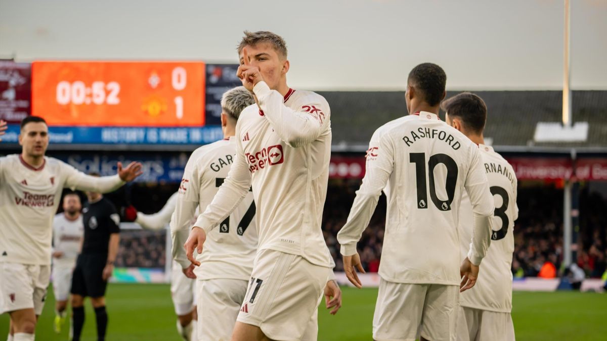 Điểm đen khiến M.U suýt trả giá trước Luton Town - Bóng Đá