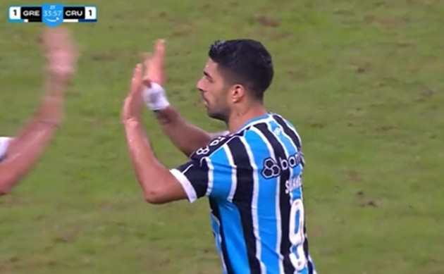 Suarez lập siêu phẩm - Bóng Đá