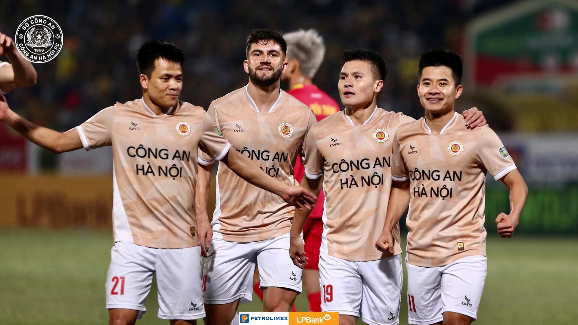 CAHN giành 3 điểm, Kiatisuk nói lời thẳng thắn về Quang Hải - Bóng Đá
