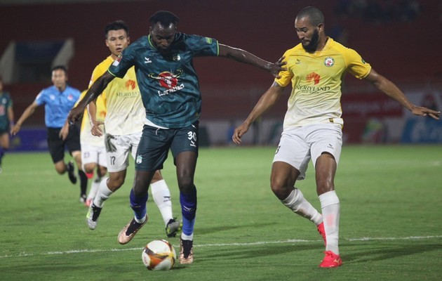 CAHN hạ gục Hà Nội; HAGL thua thảm - Bóng Đá