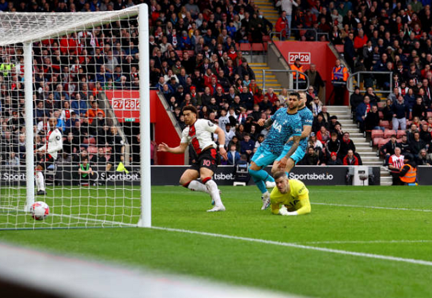 Hòa như thua trước Southampton, ghế Conte chỉ còn 