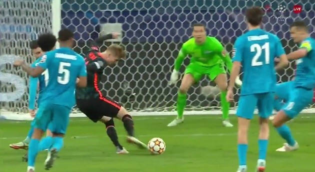 Siêu phẩm volley, Chelsea mất tiếp ngôi đầu bảng Champions League - Bóng Đá