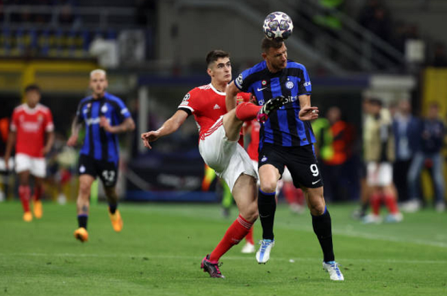 Rượt đuổi điên rồ, Inter hẹn Milan ở trận Bán kết - Bóng Đá