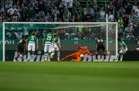 ảnh review Barcelona - Bóng Đá