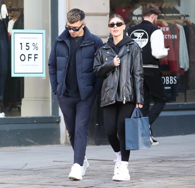 Man City diễu hành cú ăn 3 - Bóng Đá