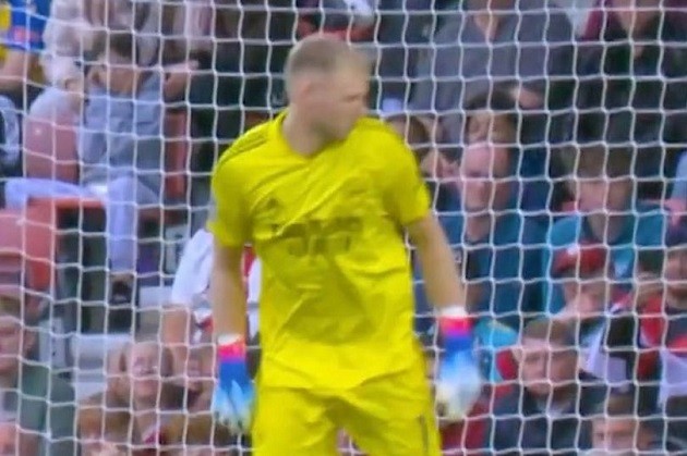 Rodri tackle Odegaard - Bóng Đá