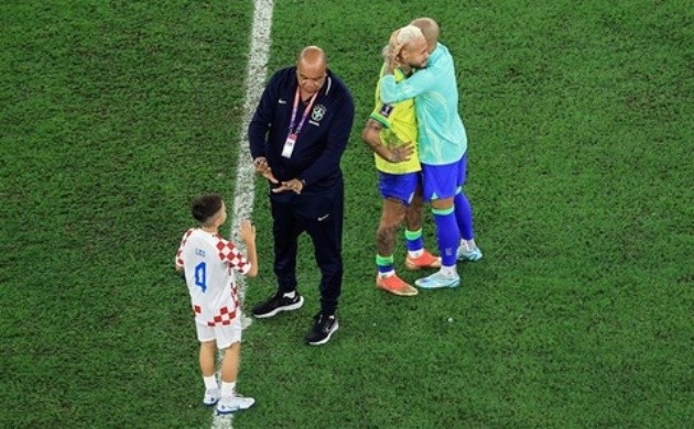 Alexandre Lacazette shows his true colours with reaction to Arsenal's title challenge - Bóng Đá