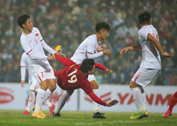 Quang Hải lên tiếng về siêu phẩm 
