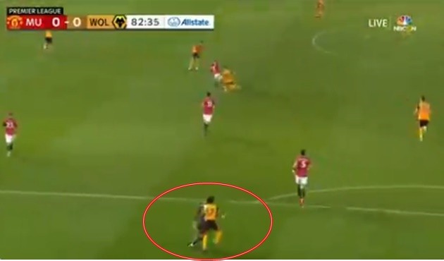 Va chạm với Quái thú Wolves, De Gea nhận cái kết đắng - Bóng Đá