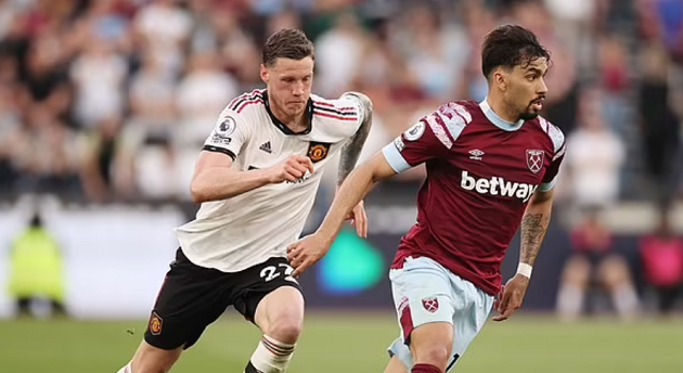 Rio Ferdinand insists Wout Weghorst doesn't have the creativity and guile to play No 10 for Man United - Bóng Đá