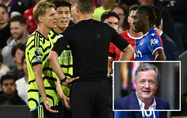 Piers Morgan calls for huge VAR change as Arsenal fans claim Premier League is ‘corrupt’ - Bóng Đá