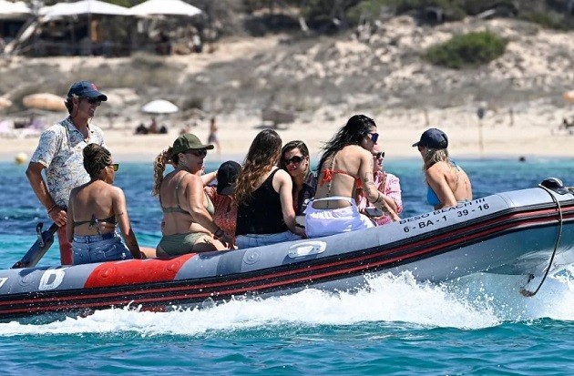 Màn ra mắt độc nhất vô nhị của Balogun - Bóng Đá