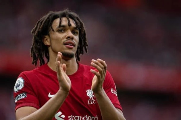 Jurgen Klopp hints at Trent Alexander-Arnold position switch with Liverpool transfer admission - Bóng Đá