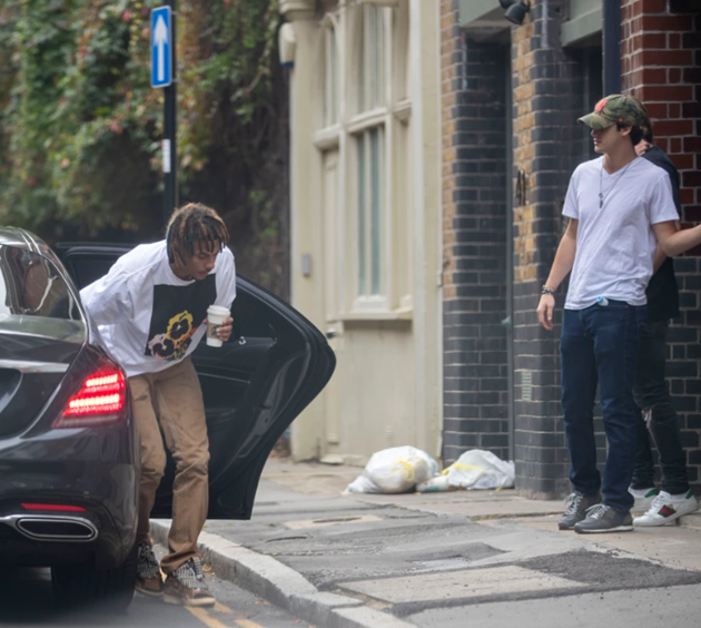 Dele Alli spotted out at restaurant with Man City boss Pep Guardiola’s daughter - Bóng Đá