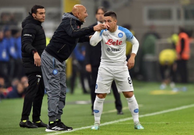 Romelu Lukaku missed from two yards and Guillermo Ochoa made a crazy save  - Bóng Đá