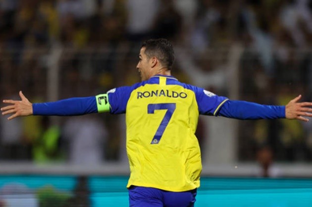 Vinicius ra mắt áo số 7 hoàn hảo - Bóng Đá