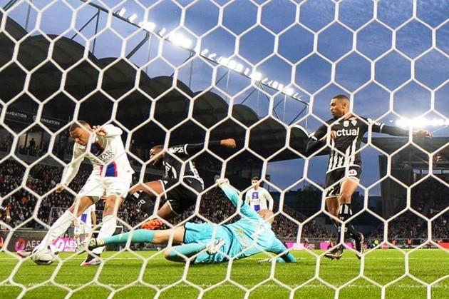 Biggest football kit fails including shirt banned - Bóng Đá