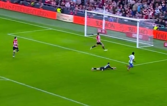 Trên đỉnh xuống vực sâu, Yamal khiến Barca thua muối mặt - Bóng Đá