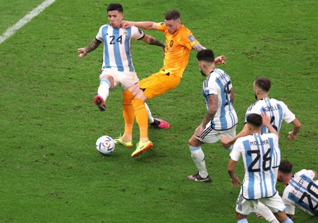 Beckham 'chiếm sóng' trong buổi tập đầu tiên của Messi - Bóng Đá