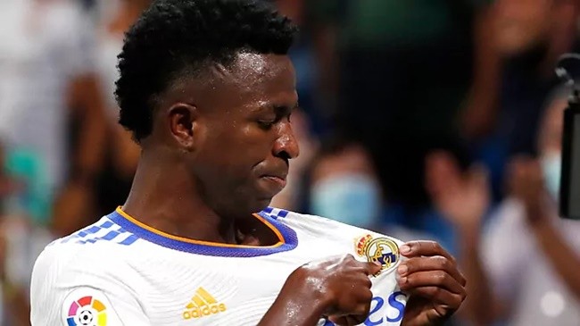 Mùa giải chuyển mình của Vinicius - Bóng Đá