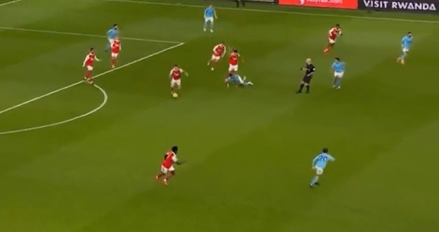 Một khoảnh khắc trước Arsenal củng cố sự điên rồ của Pep Guardiola - Bóng Đá