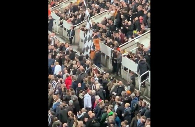 Erik ten Hag takes Robin van Persie out for a upmarket Chinese dinner in Manchester - Bóng Đá