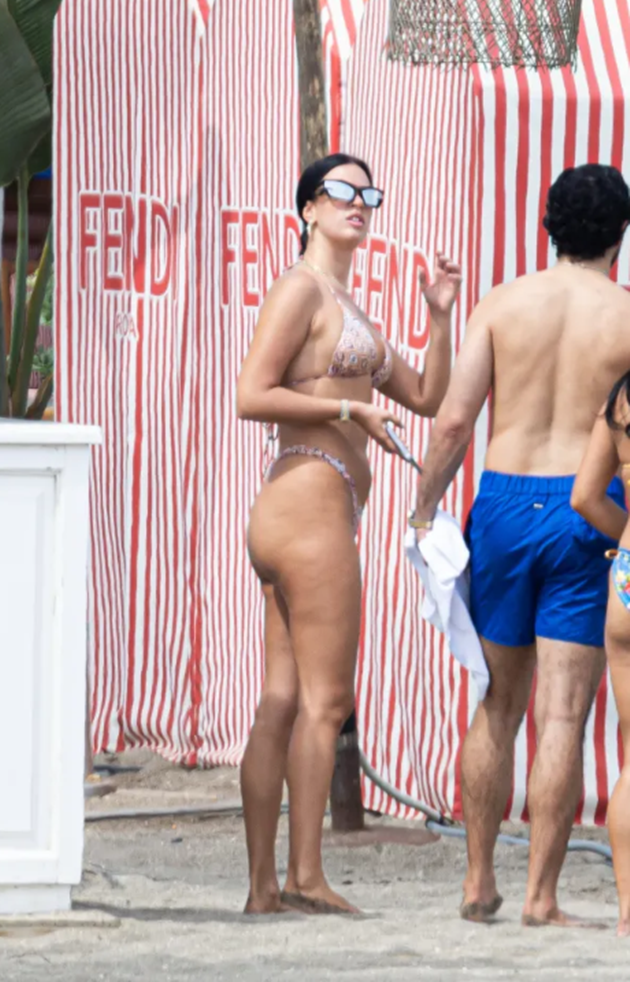 Ivana Knoll - Bóng Đá