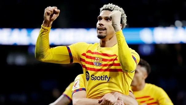 Tuchel on Araujo - Bóng Đá