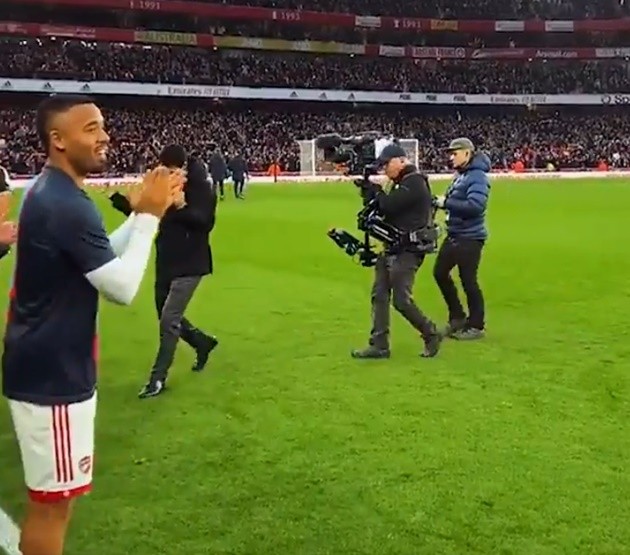 Jesus ăn mừng cùng Nelson - Bóng Đá