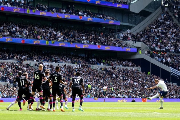 Wayne and Coleen Rooney lead the way at glam Football For Change - Bóng Đá