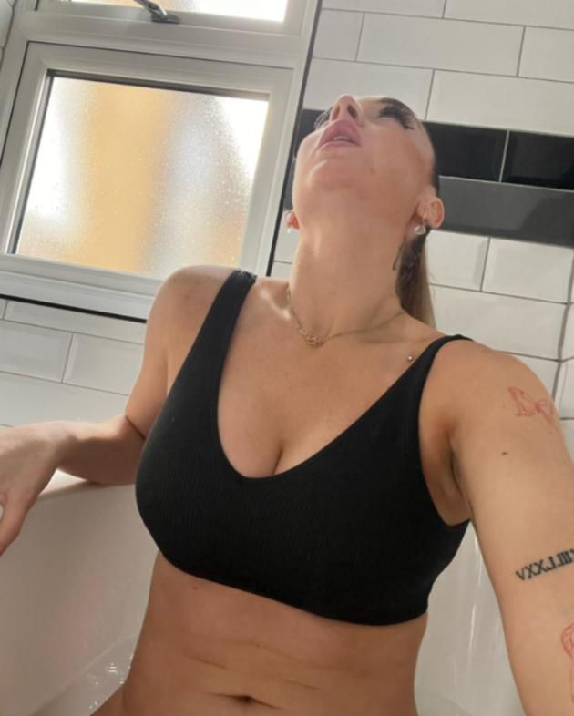 Alicia Scholes - Bóng Đá